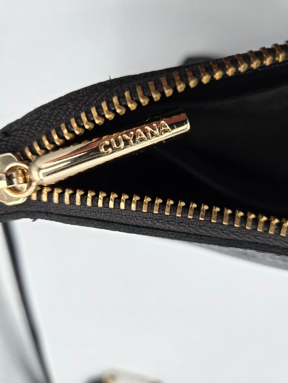 NWOT Cuyana Classic Pebbled Leather Zipper Tote Bag Black - Picture 3 of 15
